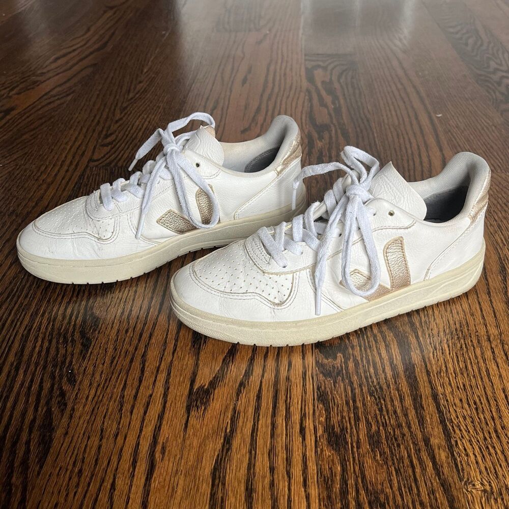 Veja V-10 Bicolor Leather Low-Top Sneakers (US 6)